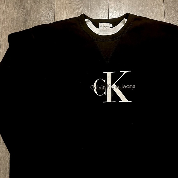 Calvin Klein Black Crewneck Sweatshirt - Large - Picture 3 of 3